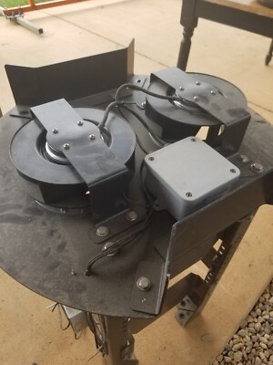 2 Small Fans Whit 2 Small Boxes Networks