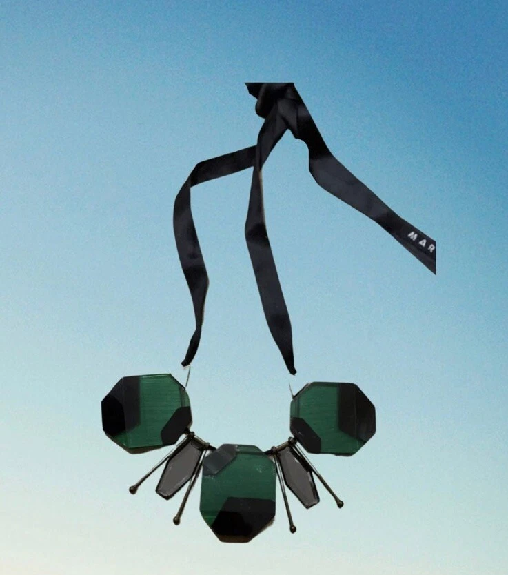 Gorgeous Vintage Marni Green Reslin necklace with silk ribbons - Image 3 of 4