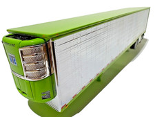 DCP / FIRST GEAR 1/64 SCALE TANDEM AXLE REFFER TRAILER CHROME LIME GREEN