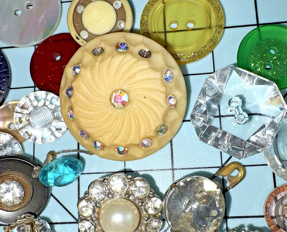 Sparkling! Lot of 89 Pretty Vintage BUTTONS Rhinestones Celluloid Glass ...