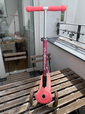 scooter children from 5 years. Brand is GLOBBER.  Used but in perfect condition 
