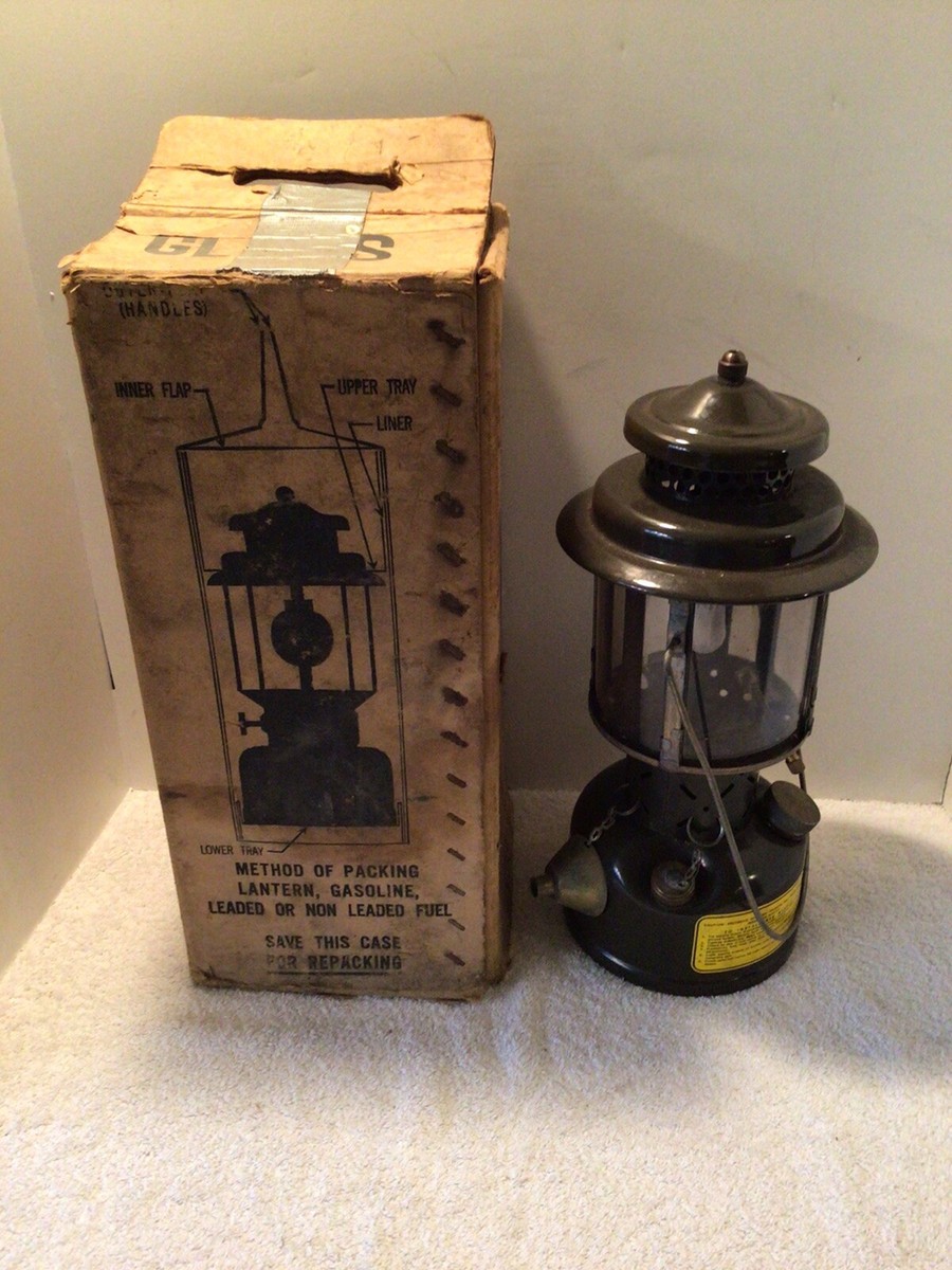 VTG 1975 U.S. COLEMAN MILITARY LANTERN Quadrant GLOBE Leaded