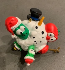 Veggie Tales Christmas Ornament Making a Snowman Dayspring Vintage 2002 - EUC