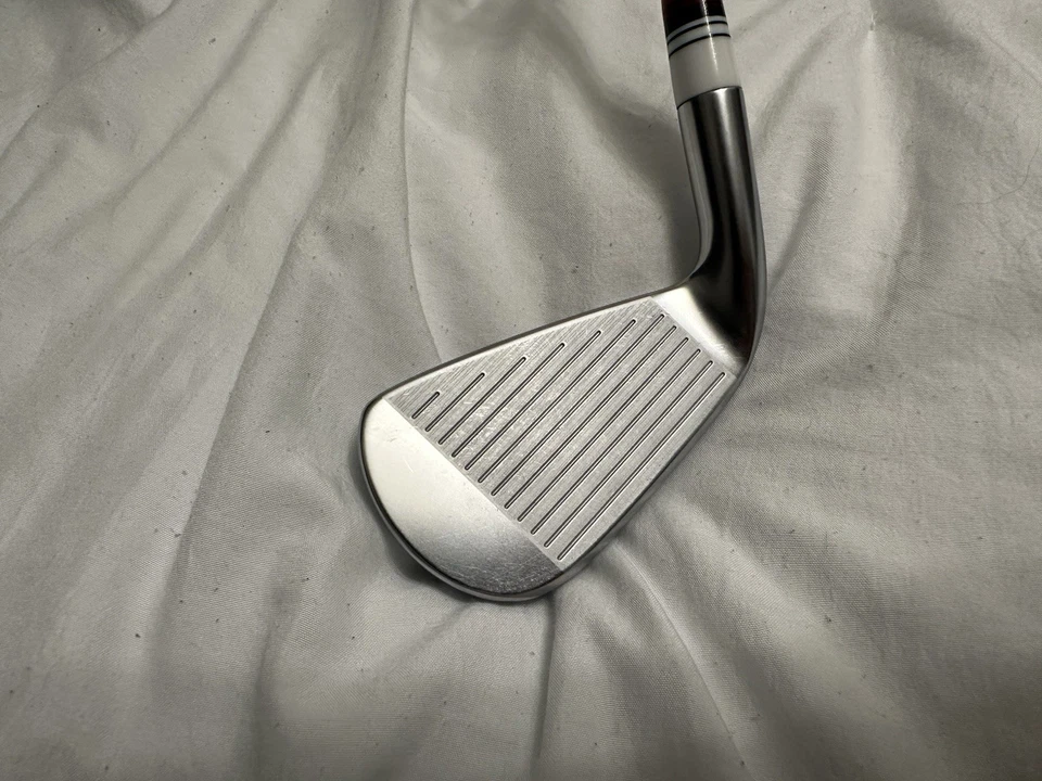 Srixon ZXiU 2 Iron With Graphite On Steel Technology Shaft And Custom Ferrel - Image 3 of 4