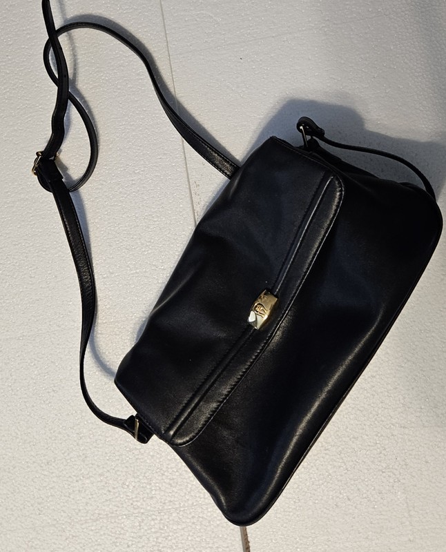 Etienne Aigner Black Leather Toggle Closure Shoulder Bag Vintage Small Purse