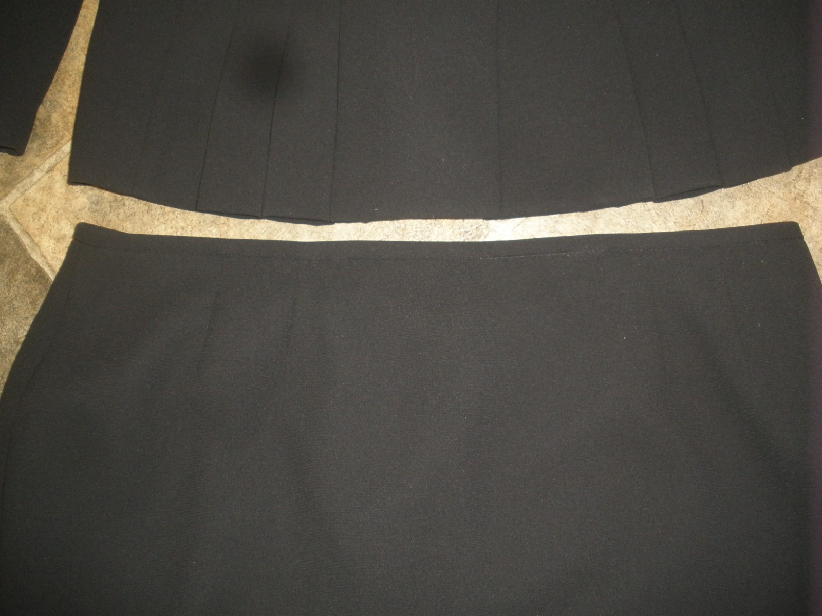 Vintage Women's 2 pc.Skirt Suit Black 16 Le Suit (T103)