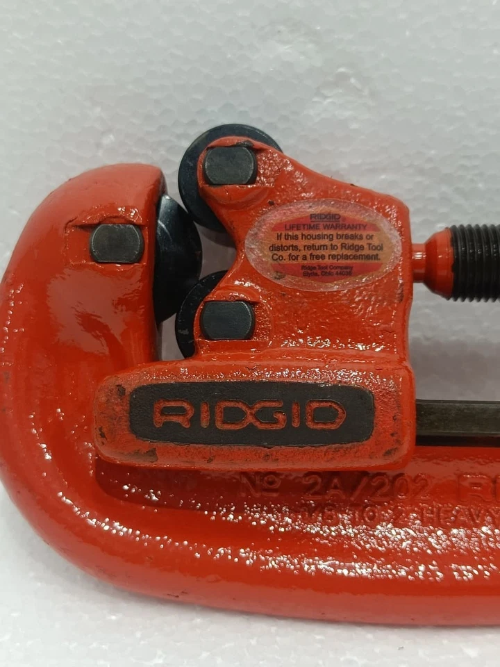 RIDGID 32920 2-A HEAVY DUTY MANUAL PIPE CUTTER 1/8 TO 2 INCH HAND TOOL USA MADE - Image 3 of 4