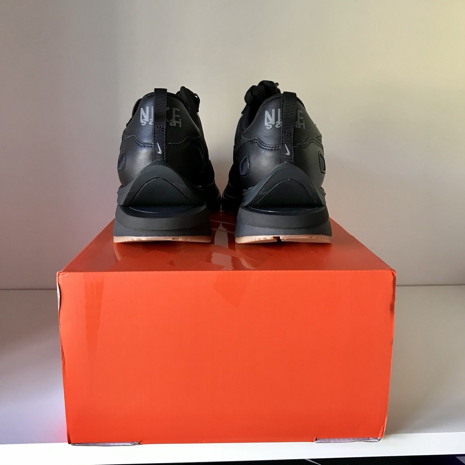 SACAI X NIKE Nike Vaporwaffle x Sacai Black Gum (Off Noir) UK8.5 US9.5 (nuove e originali)