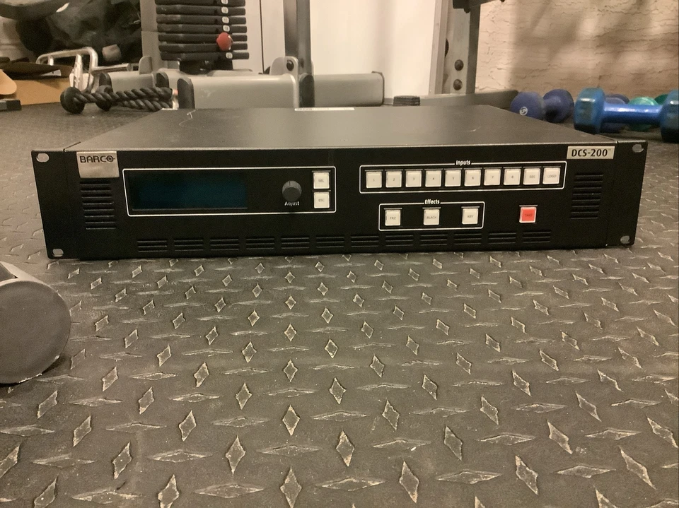 BARCO DCS-200 SDI/DVI/VGA seamless program/preview video switcher w/ accessories - Image 2 of 4