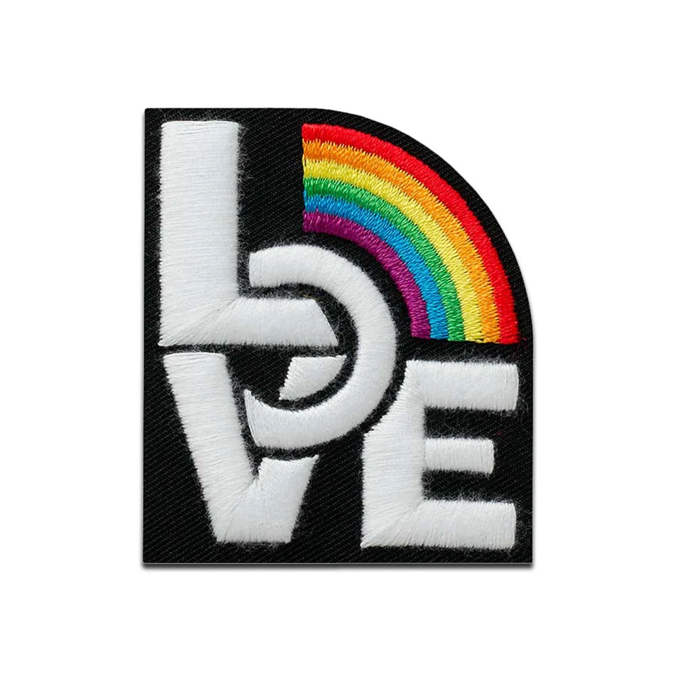 MONO-QUICK GMBH Love Regenbogen - Aufnäher, Bügelbild, Aufbügler, Größe: 5,7 x 4,9 cm