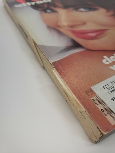 Vogue Fashion Lifestyle  Magazine March 1986 - Imagen 3 de 8