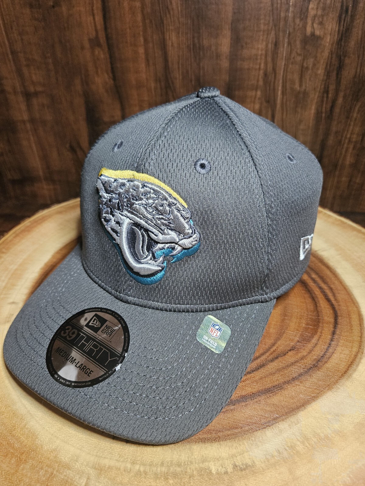 Jacksonville Jaguars New Era 39Thirty Stretchfit Hat Cap Size M/L NFL Footbal