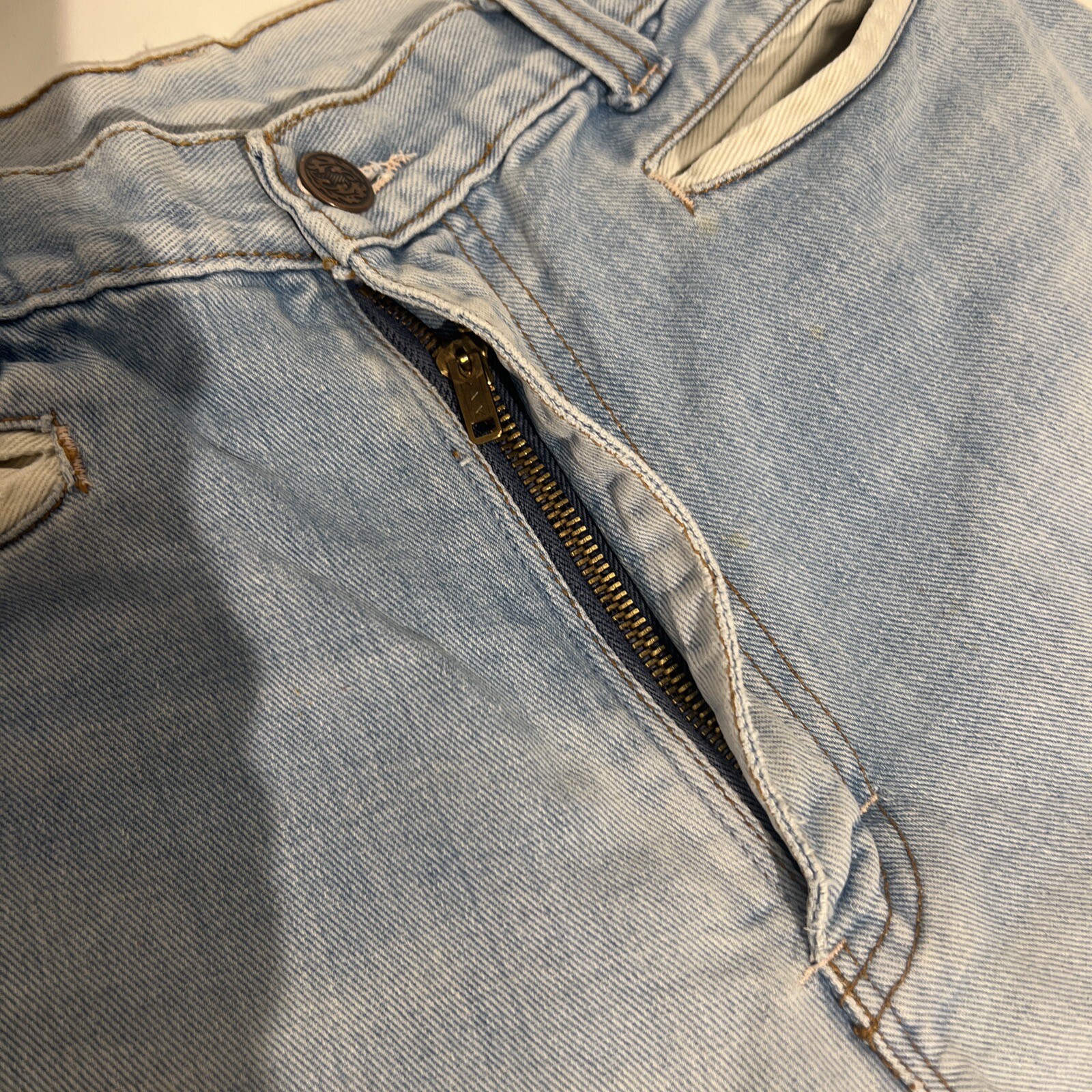 Vintage 70s Gearing Up JC Penny 29x 30 5 Lite Blue Bells Jeans With vintage-70s-gearing-up-jc-penny-29x-30-5-lite-blue-bells-jeans-with
