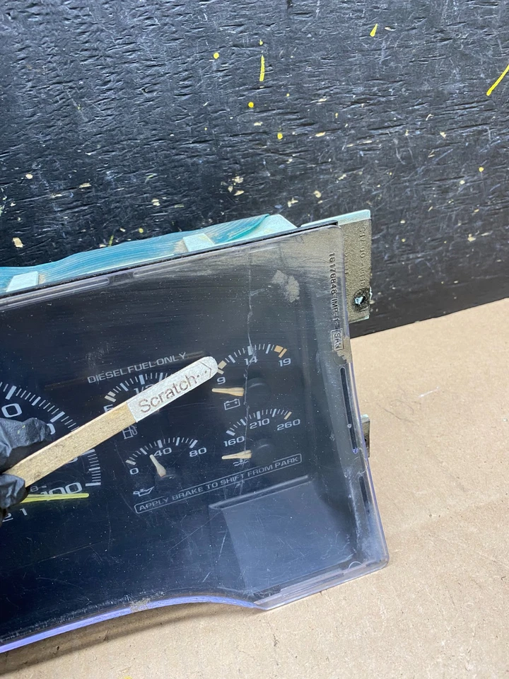 1995 a 1999 Chevrolet Silverado medidor de cluster suburbano velocímetro T4945 DG - Imagem 4 de 4