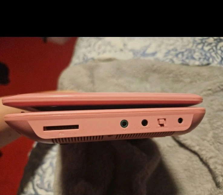 Reproductor de DVD portátil Pink Sylvania 7" Foto 4 de 4