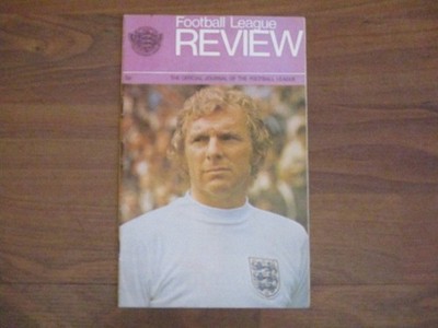 Vintage Football League Review c 1970 - Bobby Moore, Notts County Team Photo