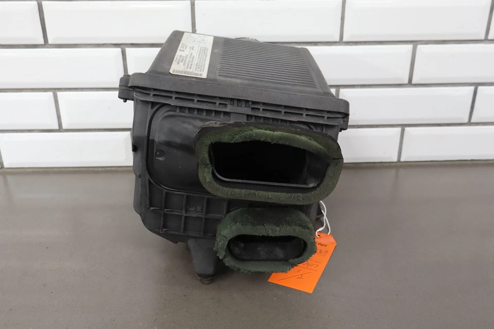 99-07 Chevy GMC GMT800 K47 Filtro de aire de alta capacidad 6,0 L V8 OEM Tubo de admisión Foto 4 de 4