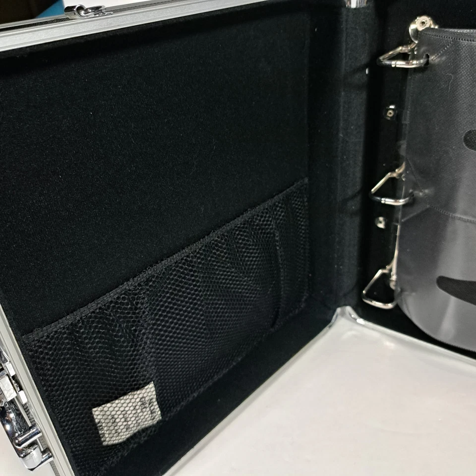 Vaultz Bloqueo Medios Carpeta Maletín CD DVD Blu Ray 128 Capacidad Disco, Teclas +.. Foto 4 de 4