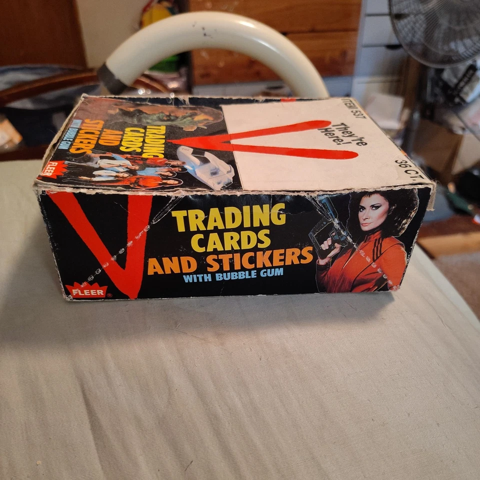 1984 They're Here V Trading Card Wax Pack EMPTY BOX Fleer - Image 3 of 4