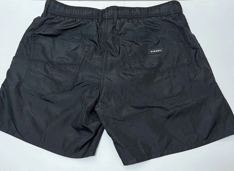 Pantalón corto de baño Diesel XL WAYKEEKI negro para hombre. Nuevo con etiquetas. Tradicional 5 bolsillos. Foto 2 de 4