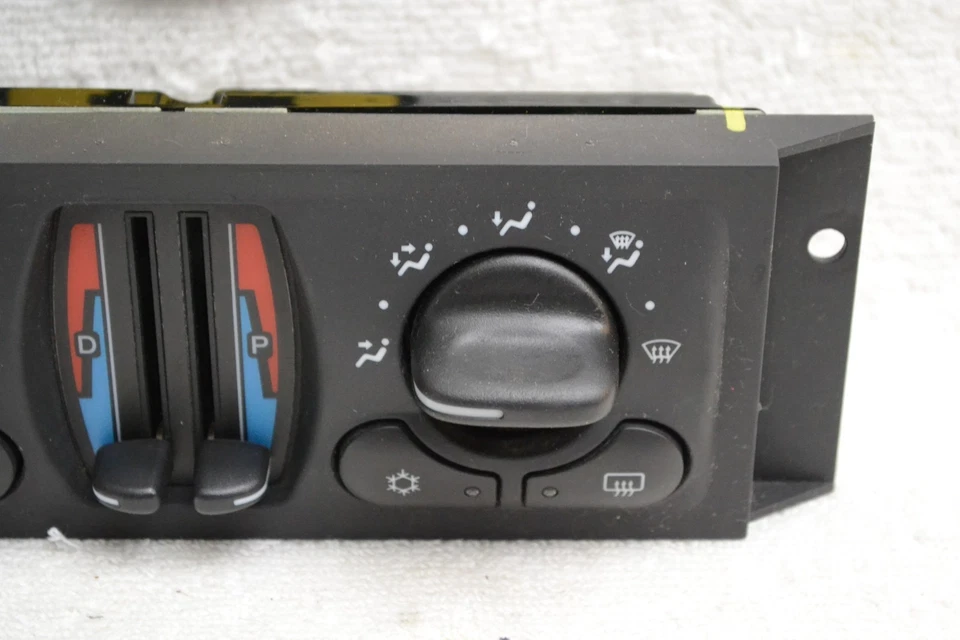 2000-2003 Chevy Impala Monte Carlo Heater A/C Temperature HVAC Climate Control - Image 2 of 4