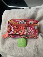VERA BRADLEY Turnlock & Zip Around Wallet - Pixie Blooms - New with Tag