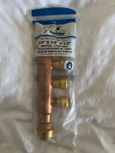SharkBite 3/4" x 3/4" x 1/2" Push-to-Connect Copper 3-Port Manifold Fitting