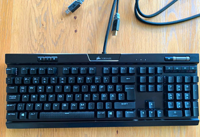 Corsair K70 RGB MK.2 mechanische Gaming-Tastatur QWERTZ DE USB Schwarz MX RED