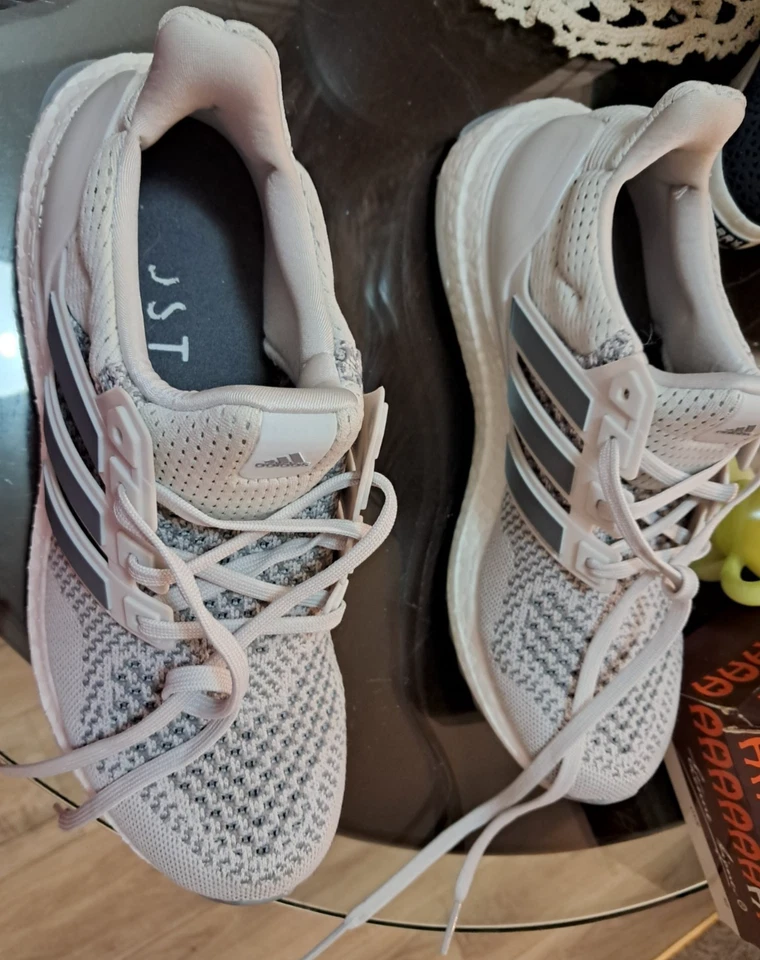 Adidas Ultraboost 1.0 женский размер 7 кроссовки белый спортивные кроссовки - Изображение 2 из 4