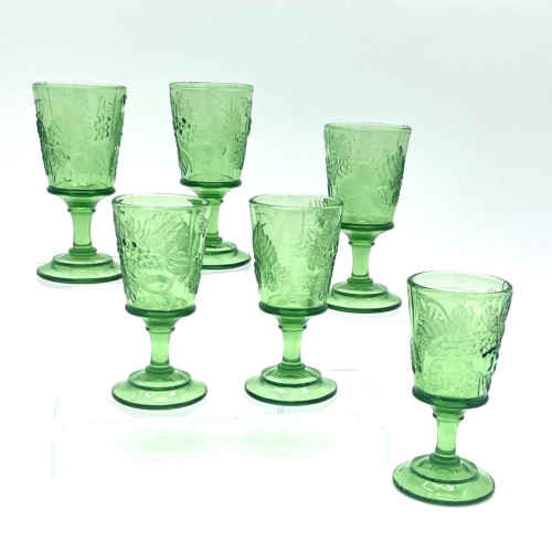 LG Wright Strawberry and Currants Kelly Green Glass Wine Glasses - Set of 6 EUC - Picture 1 of 15