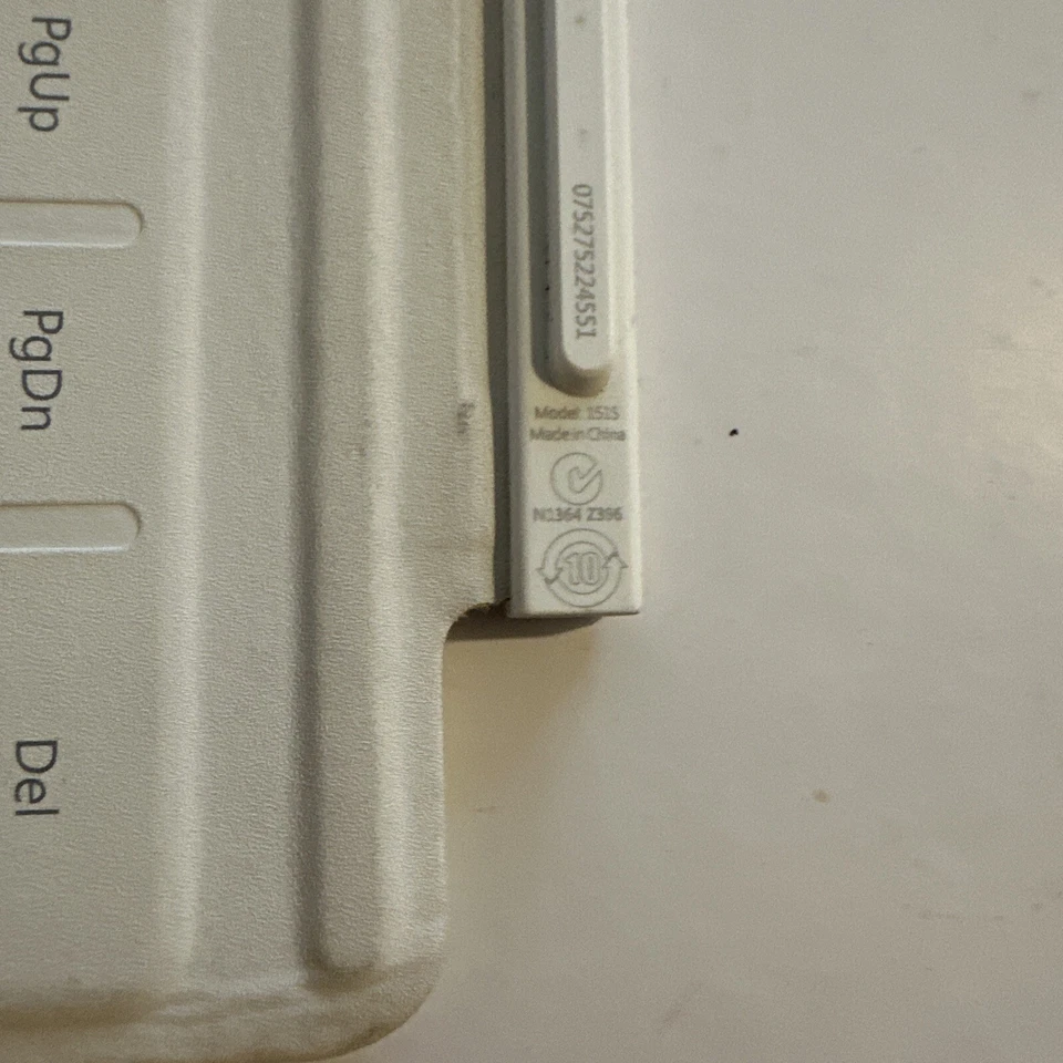 Microsoft Surface Touch Cover Keyboard Model 1515 for RT 2 & PRO White Fast Ship - Image 3 of 3