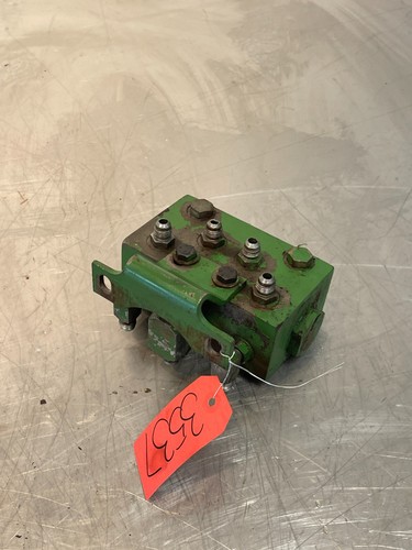 1977 John Deere 4430 Tractor Steering Valve Block