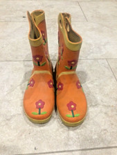 GIRLS RAINY BOOTS SIZE L 7-8 YEARS OLD