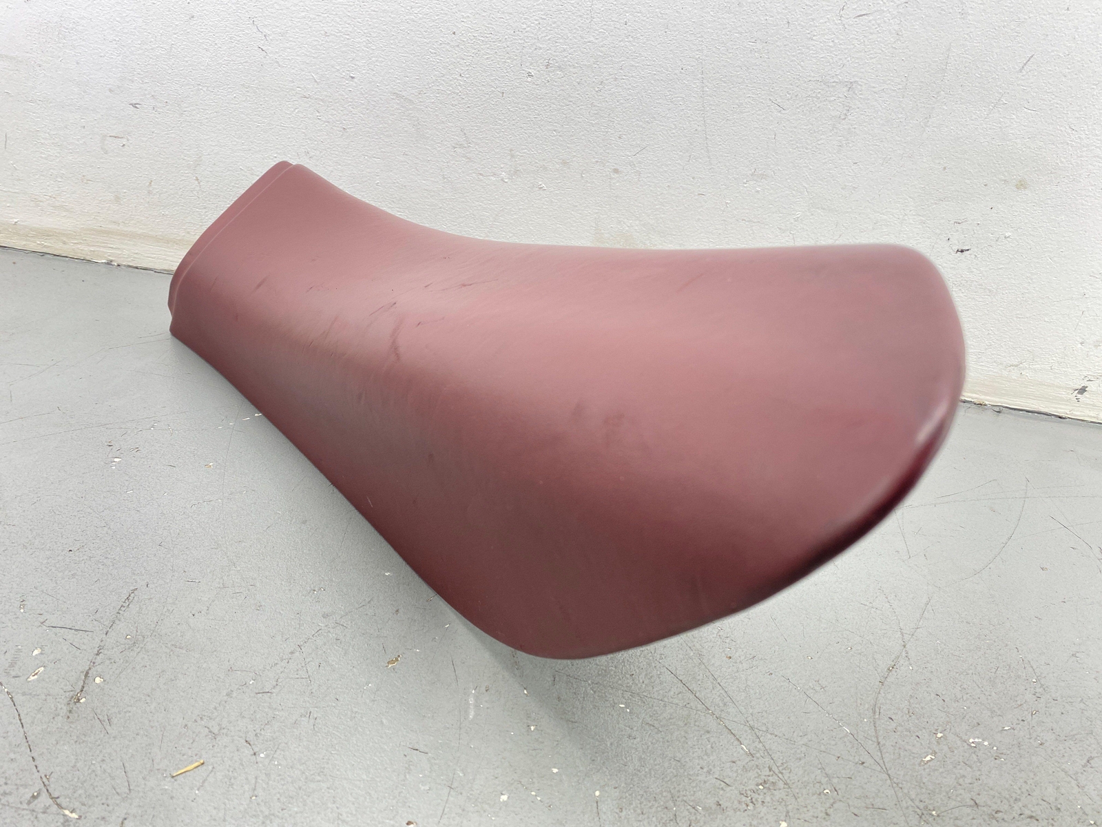 2020-2023 MCLAREN GT FRONT LEFT TRIM COVER PANEL SILL PLATE BAROLO RED 13NA398CP