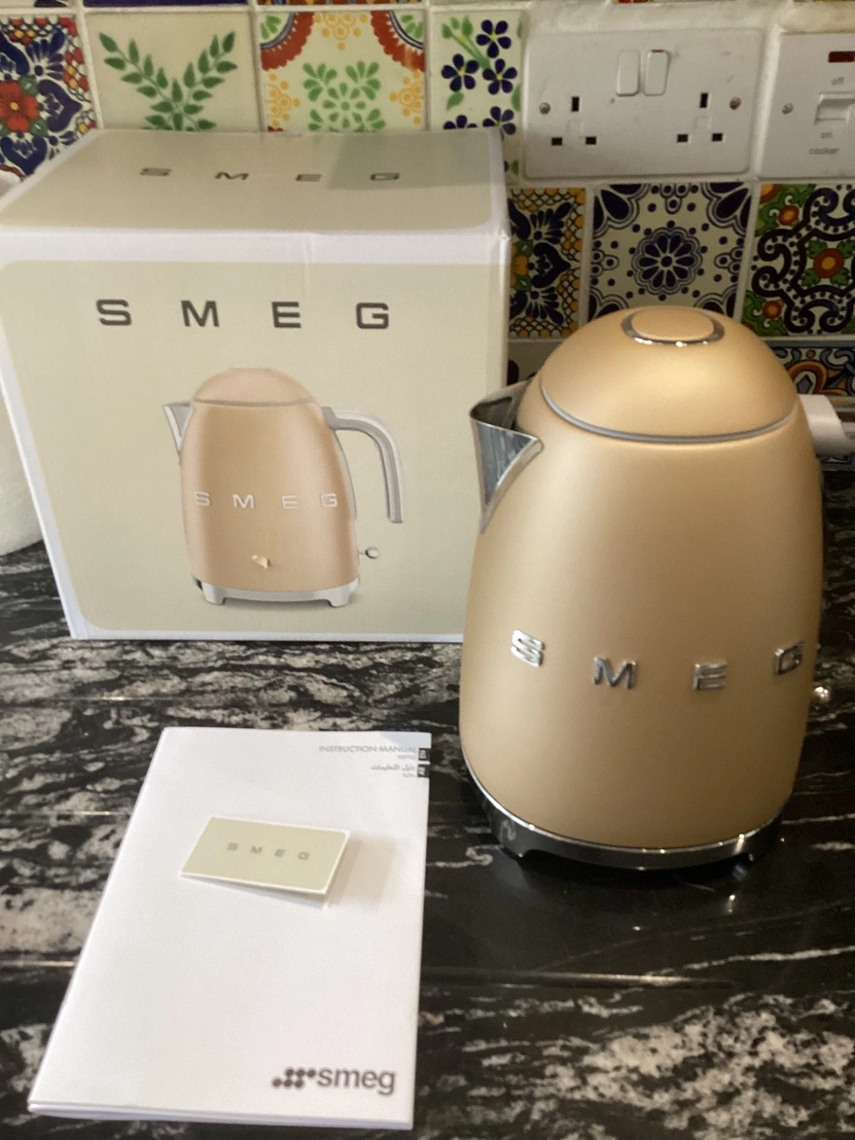 SMEG KLF03CHMUK 50's Retro3000 Watt Kettle Limescale Filter - 1.7 L - Matte Gold
Opens in a new wind
