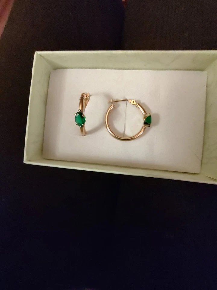 0.50 ct Lab created Emerald Solitaires in 14k Solid Yellow Gold Hoop Earrings . - Image 4 of 4