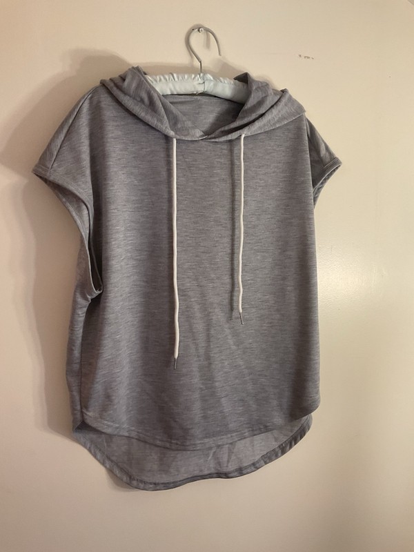 Womens Sleeveless Hooded Gray Sweatshirt Style Top NWOT