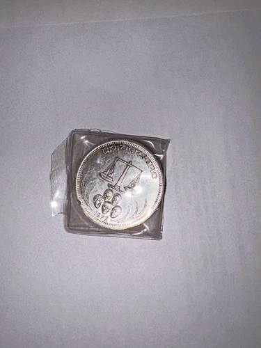 1972 Universaro 1 Troy oz .999 Fine Silver Art World Trade Coin Vintage Round