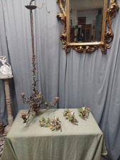 Lampadario Antico In Ferro Battuto Con Motivo Floreali Con Applique Epoca 900