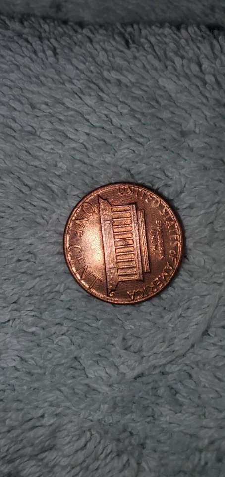 1985 Lincoln Cent date Error letters in background  - Image 3 of 4