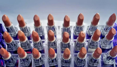 1 Rimmel Moisture Renew Lipstick 240 Tower of Mauve -  READ smudged as pictured