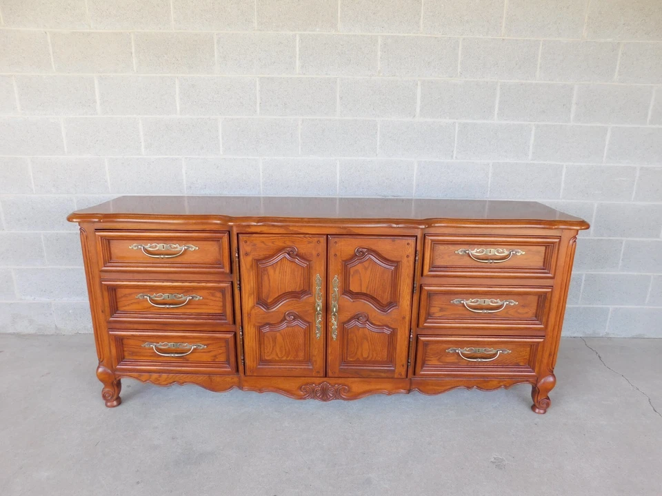 Thomasville Oak French Country Louis XV Style Dresser 78"W - Image 2 of 4