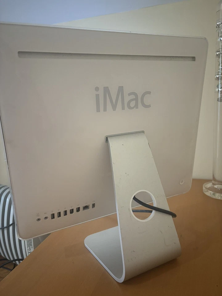 2005 Apple Original iMac G5 20" A1076 White - No Keyboard or mouse - Image 2 of 4