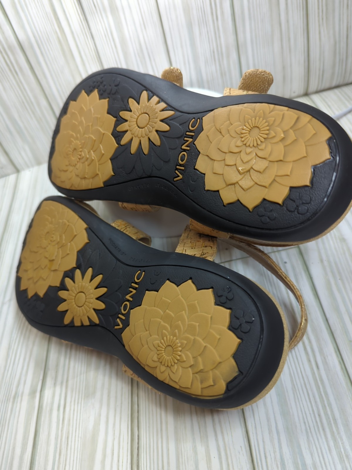 Vionic Amber Adjustable Sandals size 9 Podiatrist… - image 5