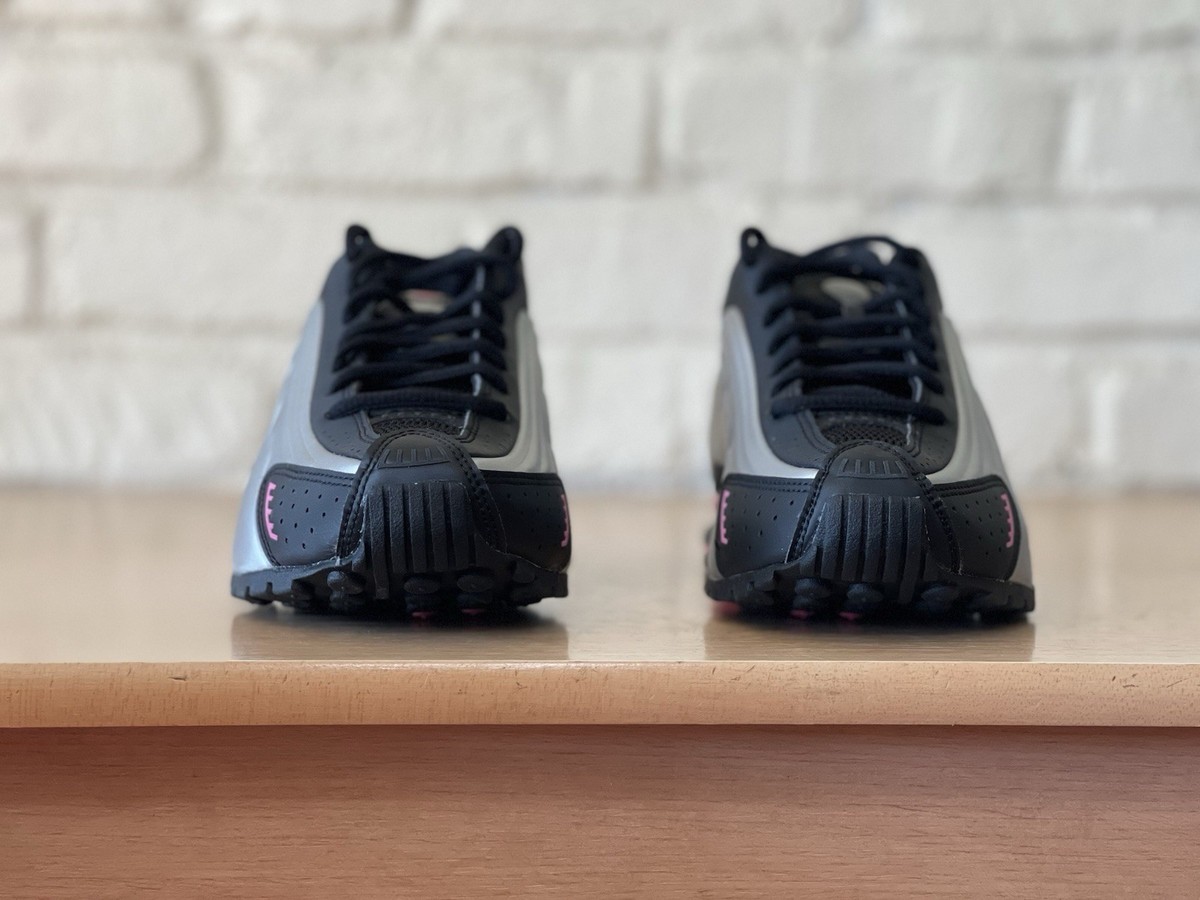 Nike Shox R4 Black Metallic Silver Pinksicle AR3565-012 Women Size