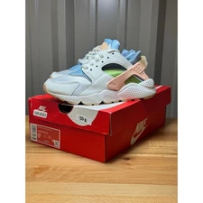 Nike Air Huarache SE DQ0117 100 Sail / Arctic Orange Women’s Size 6.5 New!