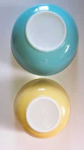 Pyrex Primary Colors Mixing Bowls 1945? #404 Turq  4 Qt #403 Yellow 2.5 Qt