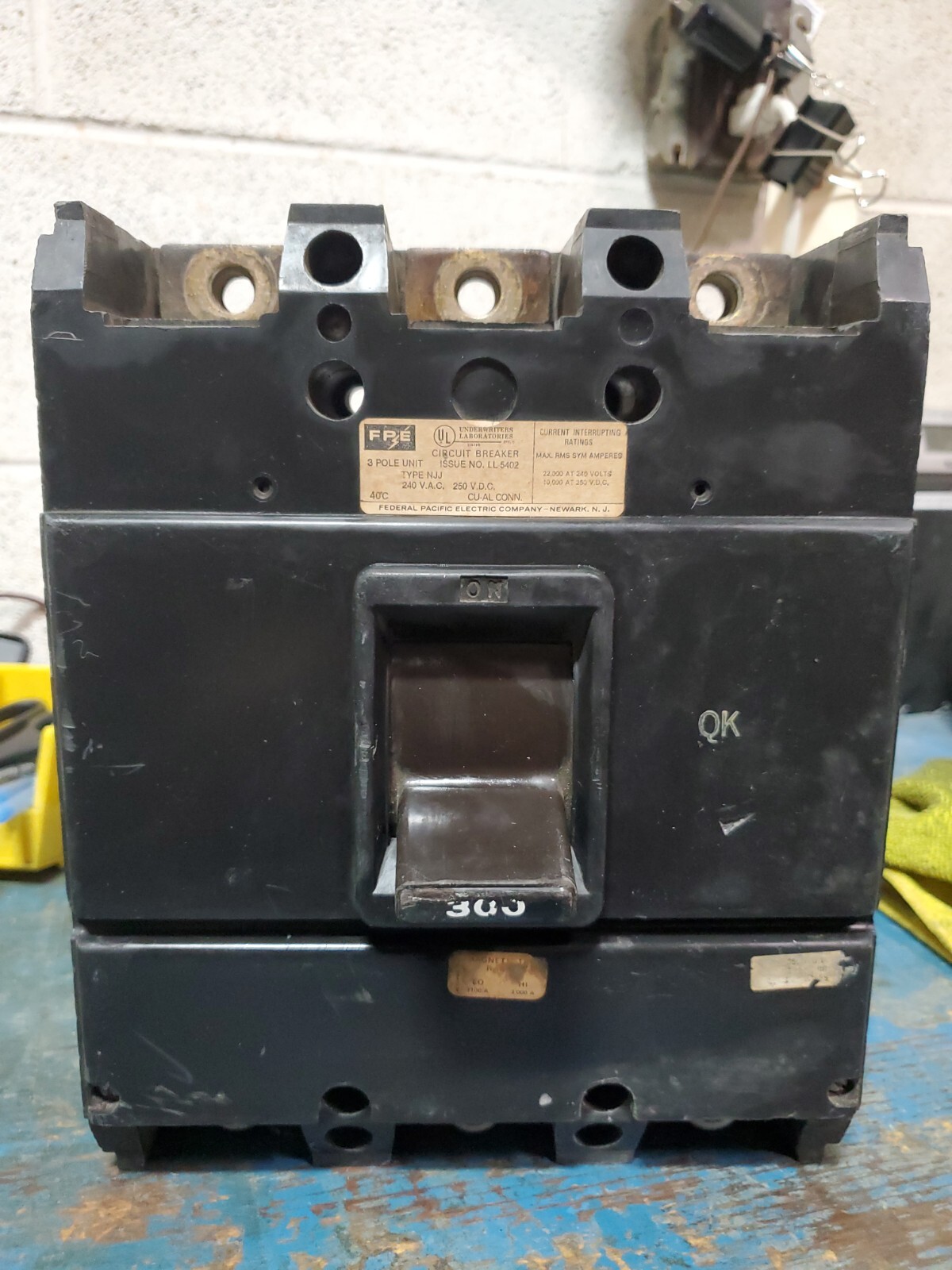 Ffe Breakers Federal Pacific FPE Type NJJ NJJ231300 Circuit Breaker 3 Pole 300 Amp ...