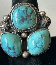 Signed Navajo Sterling Silver Three-Stone Kingman Turquoise Ring Size 7