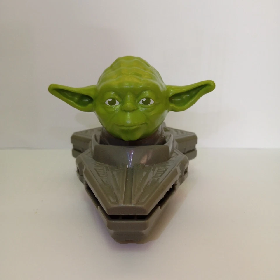Star Wars Yoda Kids Toy McDonald's 2020 Spaceship Plastic Figure Collectible - Image 2 of 4